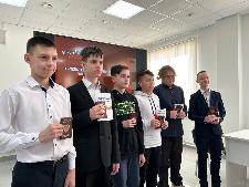 В преддверии Дня защитника отечества в МФЦ Ульяновска вручили российские паспорта